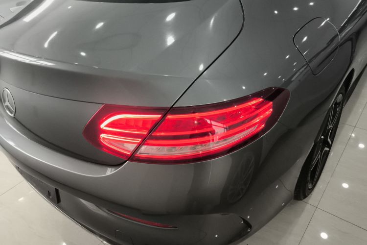 奔驰C级(进口) 2020款 C 260 轿跑车车身外观9