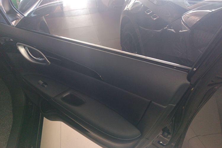 日产 轩逸 2022款 改款 经典 1.6XL CVT豪华版中控内饰42