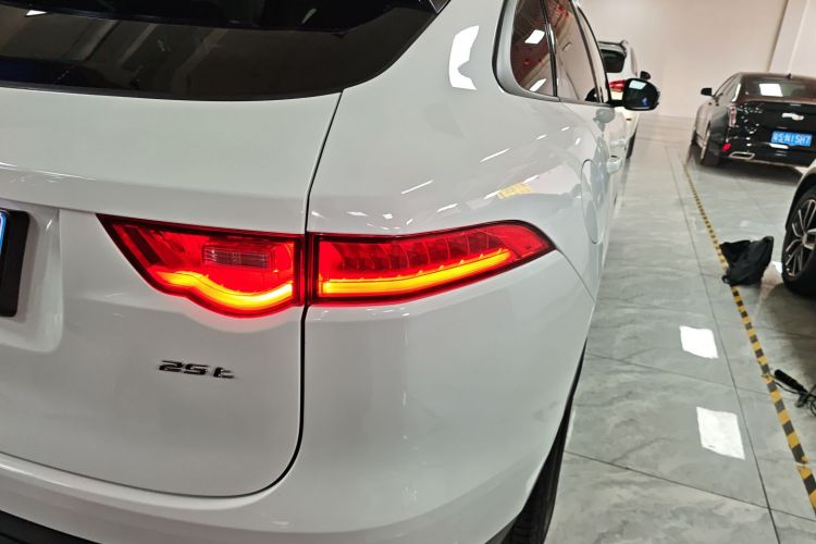 捷豹F-PACE 2018款 2.0T 两驱都市尊享版车身外观6006