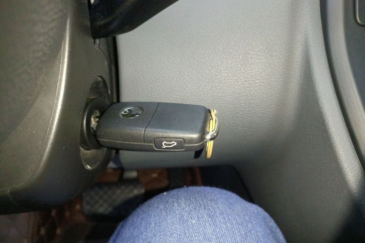 大众 迈特威 2012款 2.0TSI 两驱豪华版中控内饰11