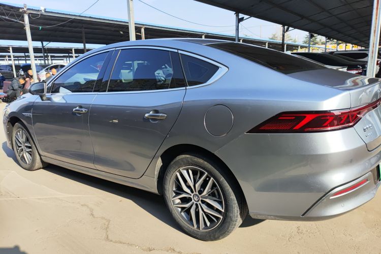 比亚迪 秦PLUS 2023款  冠军版 DM-i 120KM超越型车身外观4