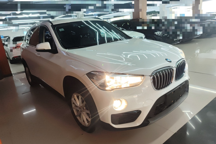 宝马X1 2018款 sDrive18Li 时尚型车身外观3