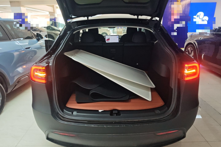 特斯拉 Model Y 2021款 标准续航后驱版机舱底盘23