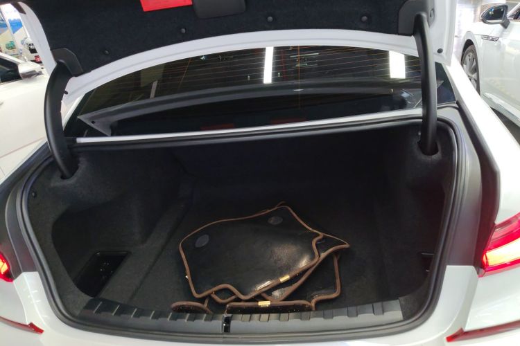 宝马3系 2022款 325Li M运动曜夜套装机舱底盘23