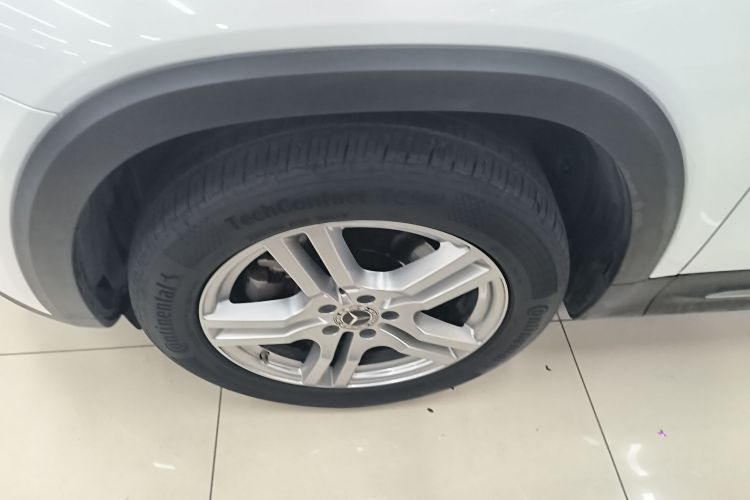 奔驰GLB 2020款 GLB 200 动感型车身外观6001