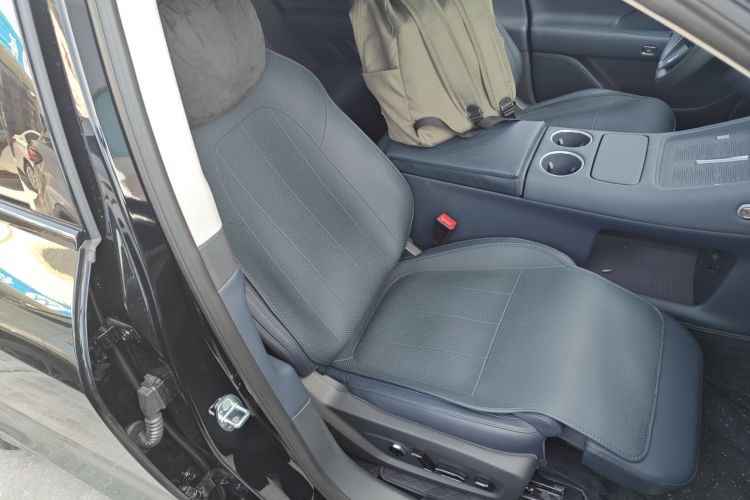 岚图汽车 岚图FREE 2025款 FREE+ 后驱乾崑版局部细节41