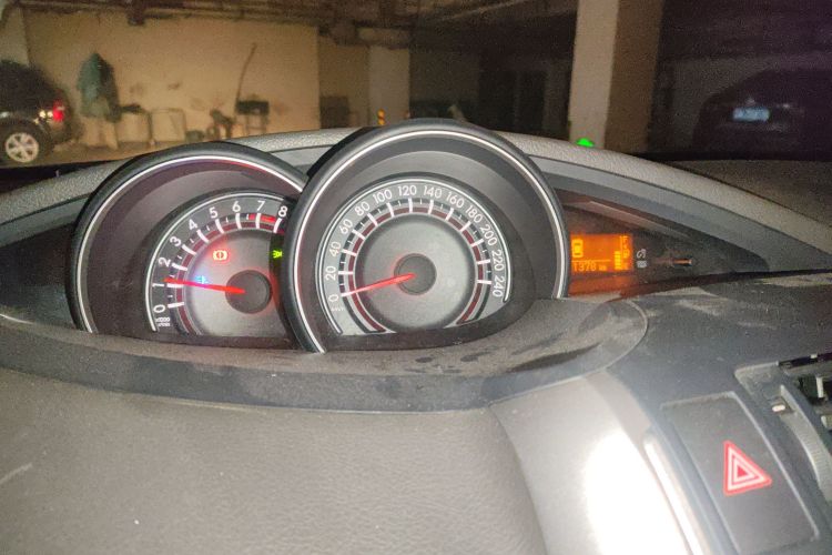 丰田 逸致 2014款 星耀 180E CVT精英版中控内饰14