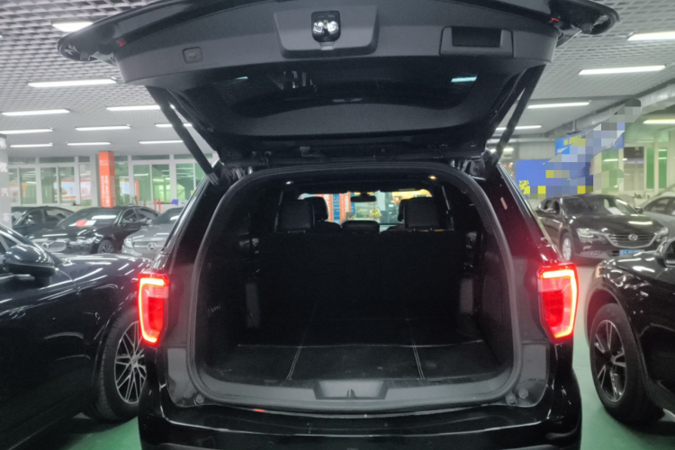 福特 探险者(进口) 2017款 3.5T 铂金版机舱底盘23