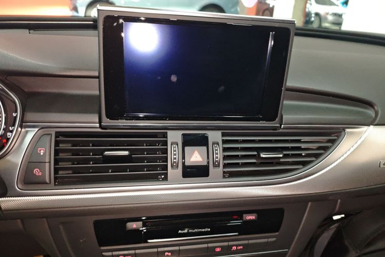 奥迪A6L 2018款 30周年年型 45 TFSI quattro 运动型中控内饰16