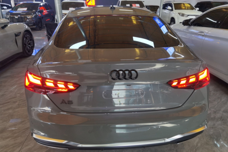 奥迪A5 2021款 Sportback 40 TFSI 时尚致雅型车身外观6