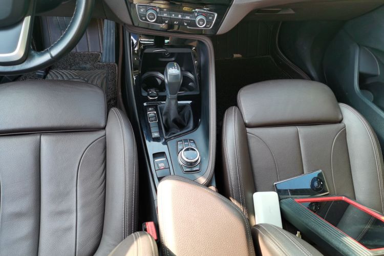 宝马X1 2018款 xDrive20Li 尊享型中控内饰18