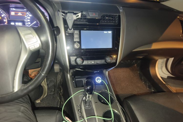 日产 天籁 2016款 改款 2.0L XL舒适版中控内饰16