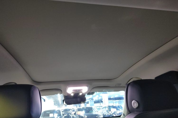 红旗H9 2023款 2.0T 智联旗享版中控内饰22