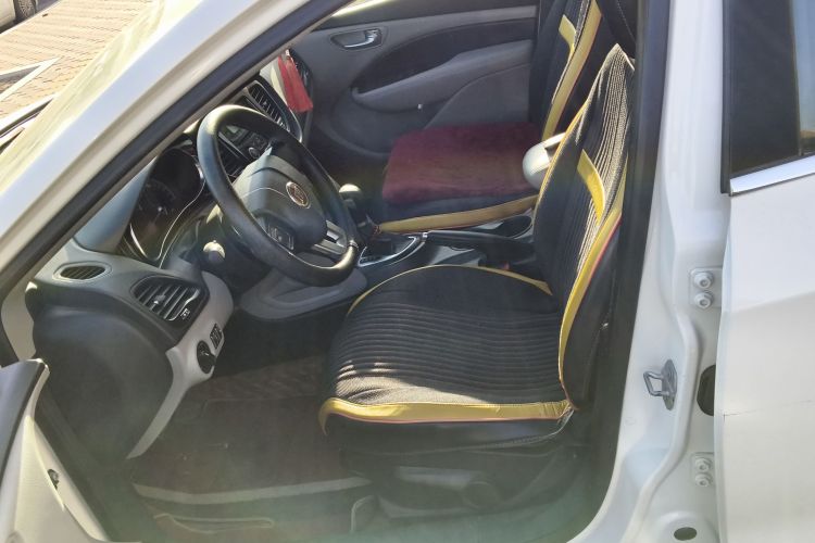 菲亚特 致悦 2014款 1.4T 自动时尚版局部细节19