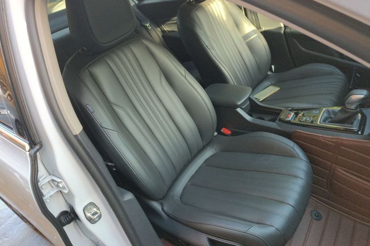 标致408 2024款 360THP 龘龘款 拉图版局部细节41