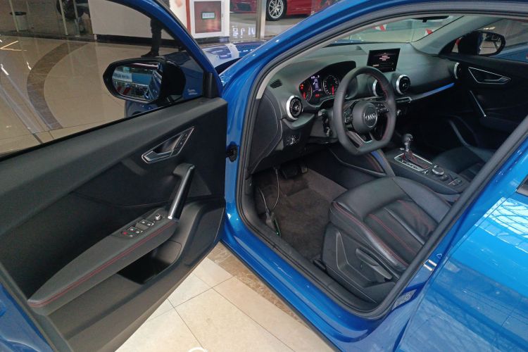 奥迪Q2L 2022款 35 TFSI 进取动感型中控内饰7003