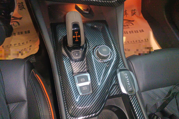 领克02 Hatchback 2022款 2.0TD Pro中控内饰18