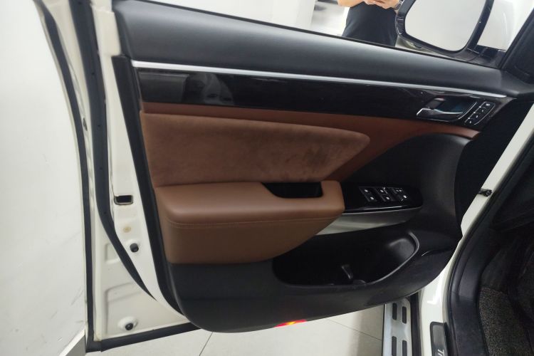 广汽传祺 传祺GS8 2017款 320T 两驱豪华智联版（七座）中控内饰47