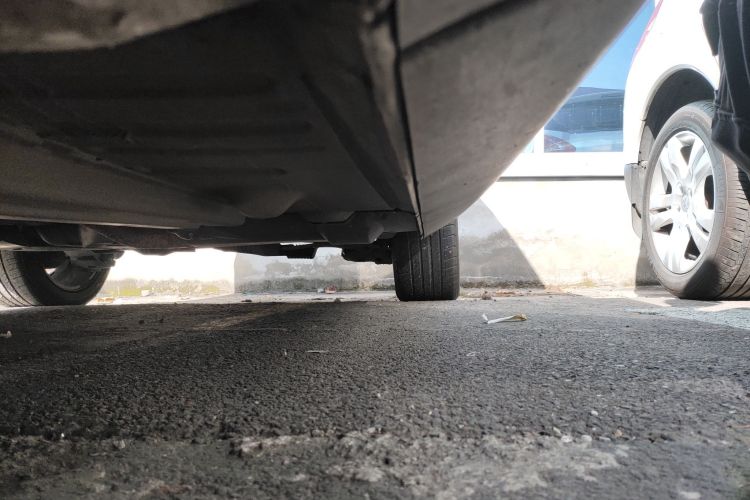 标致3008 2013款 2.0L 自动潮流版局部细节9002