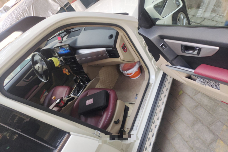 奔驰GLK级 2012款 GLK 300 4MATIC 动感型局部细节9005