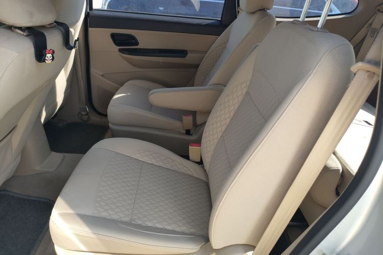 五菱汽车 五菱宏光 2015款 1.5L S1标准国V中控内饰7004