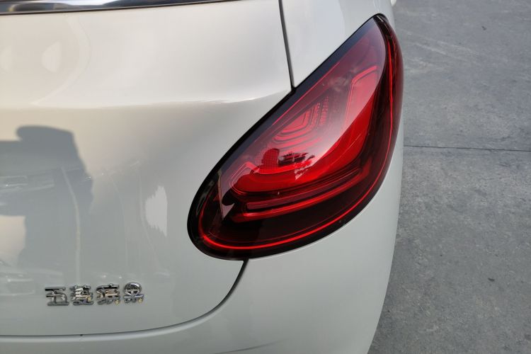 五菱汽车 五菱缤果 2023款 333km 灵犀互联+款车身外观9