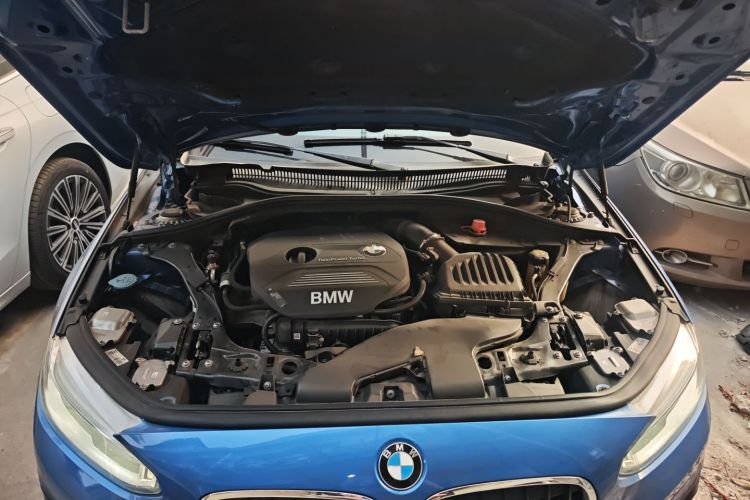 宝马1系 2018款 改款 118i 运动型机舱底盘24