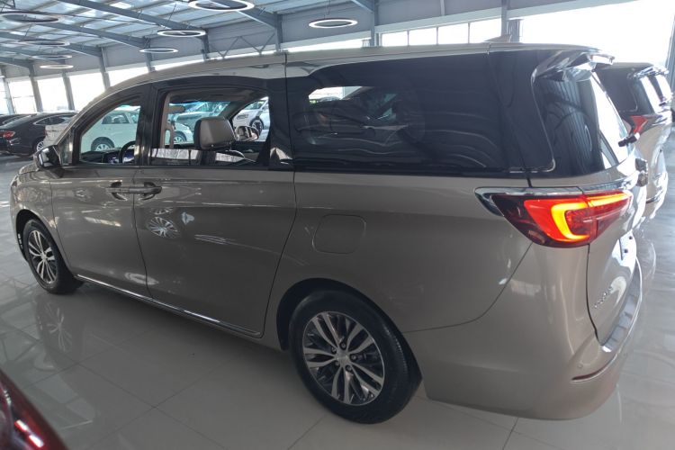 别克GL8 2023款 ES陆尊 舒适型车身外观4