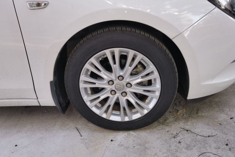 别克 英朗 2015款 15N 自动精英型车身外观6007