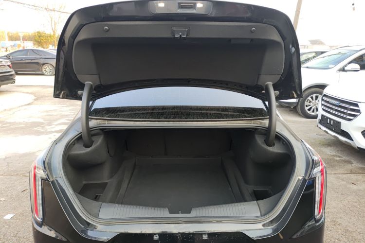 凯迪拉克CT4 2020款 28T 精英型机舱底盘23