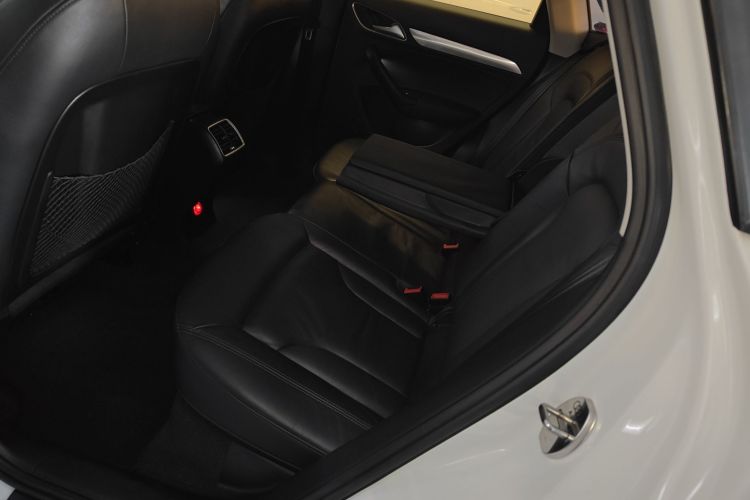 奥迪Q3 2017款 30 TFSI 风尚型中控内饰21