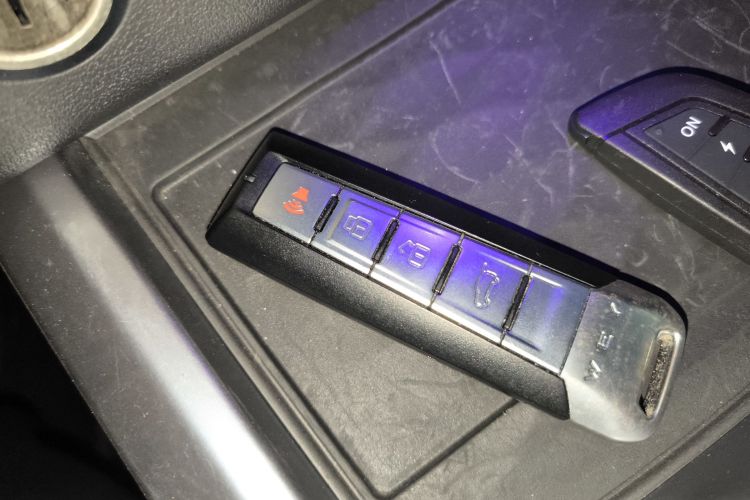 坦克300 2021款 越野版 2.0T 征服者中控内饰7001