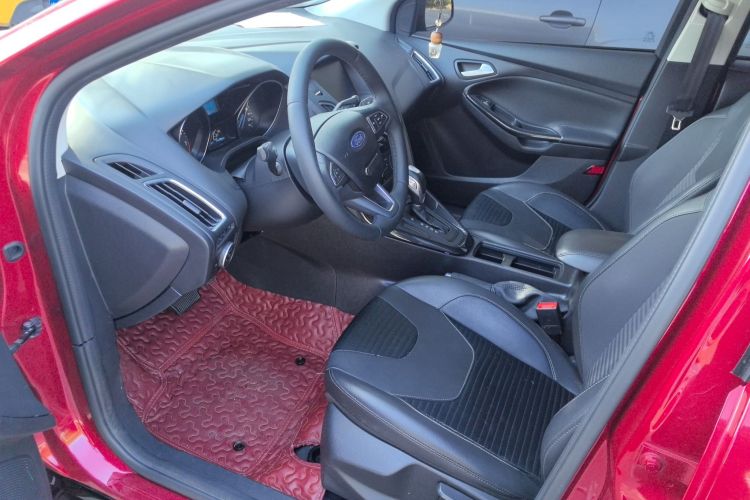 福特 福克斯 2018款 两厢经典 1.6L 自动风尚型智行版中控内饰19