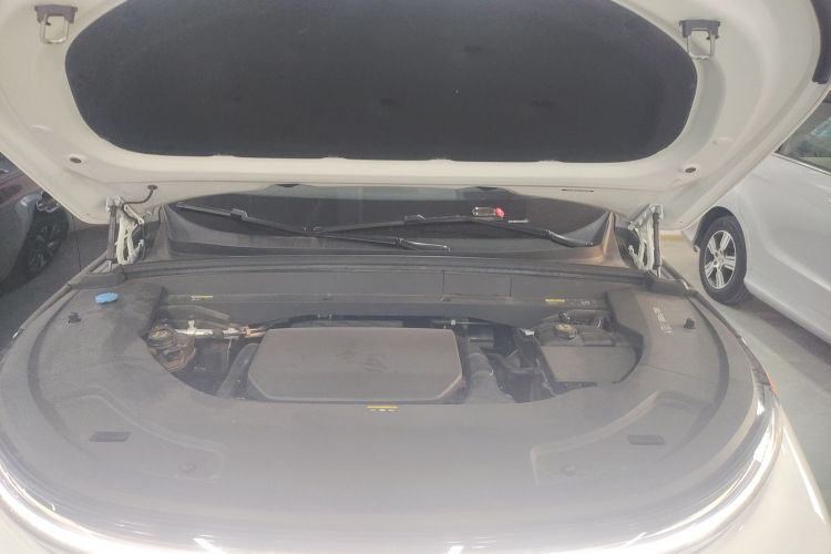 理想汽车 理想L7 2023款 Air机舱底盘24