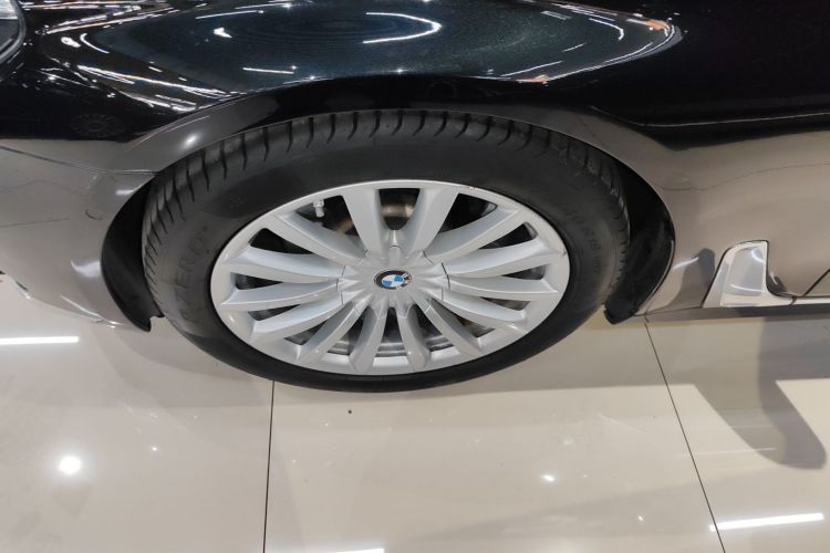 宝马7系 2018款 730Li 领先型 卓越套装车身外观6007