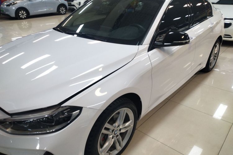 宝马1系 2021款 120i M运动曜夜版车身外观4