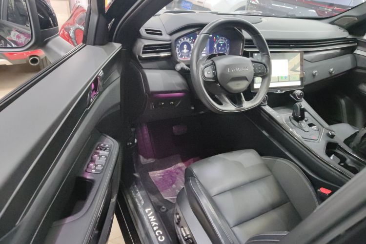 领克01 2023款 2.0TD 四驱暗夜版中控内饰20