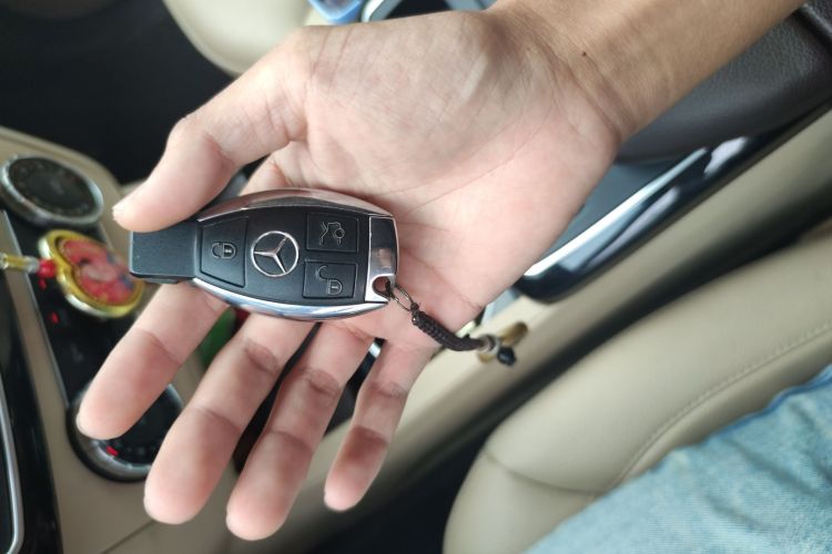 奔驰GLE 2017款 GLE 320 4MATIC 动感型中控内饰11