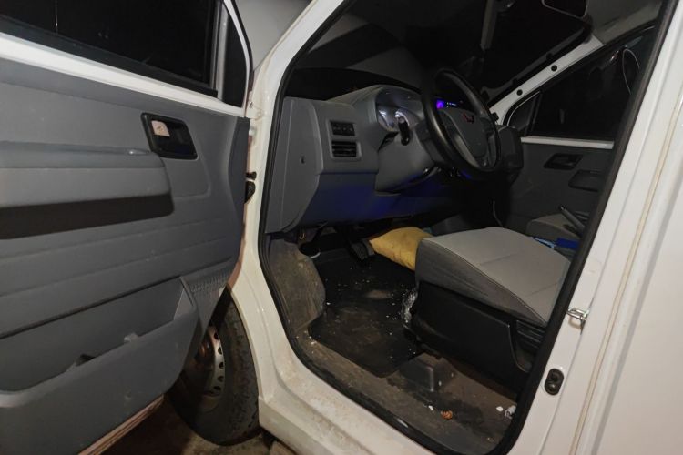 五菱汽车 五菱扬光 2024款 300KM 舒适型客车版 75kW中控内饰20