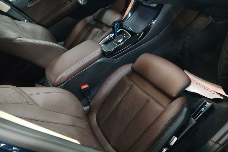 宝马iX3 2022款 领先型局部细节41