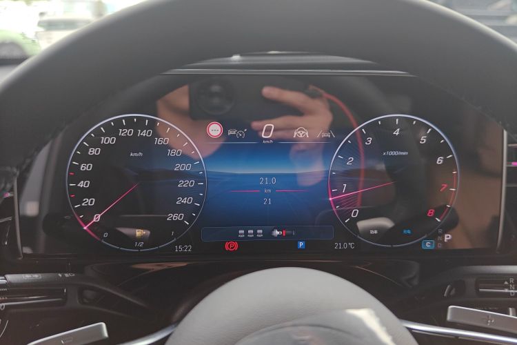 奔驰E级 2025款 改款 E 300 L 豪华型中控内饰14