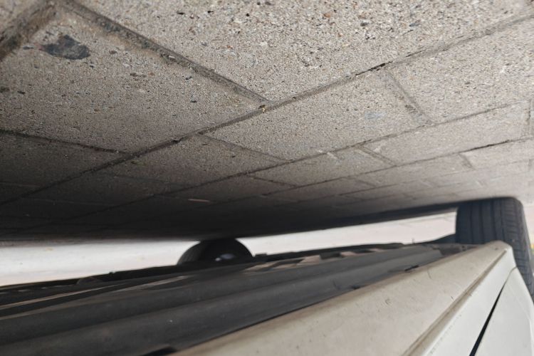 奔驰C级 2018款 C 200 运动版局部细节9004