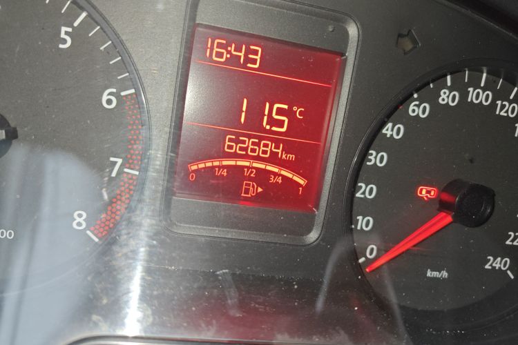 大众 Polo 2013款 1.4L 手动风尚版中控内饰15