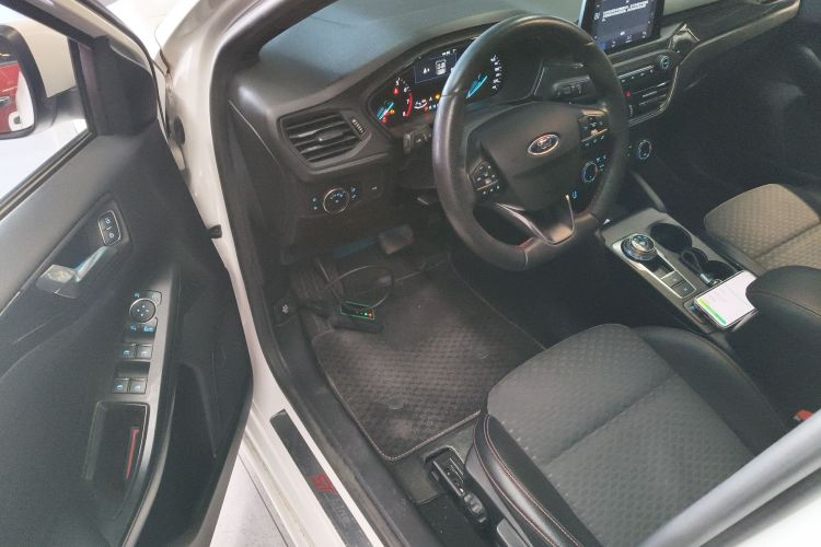 福特 福克斯 2019款 三厢 EcoBoost 180 自动ST Line中控内饰20