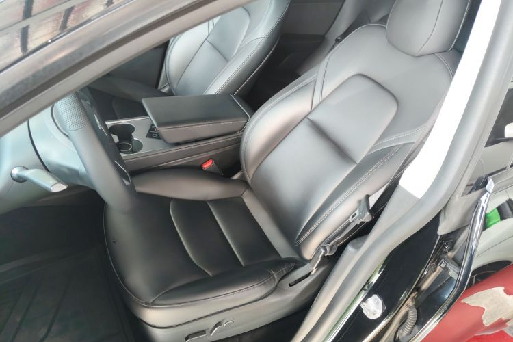 特斯拉 Model Y 2021款 标准续航后驱版局部细节19