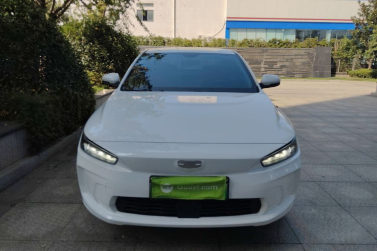 吉利几何A 2024款 410KM 出行版车身外观2