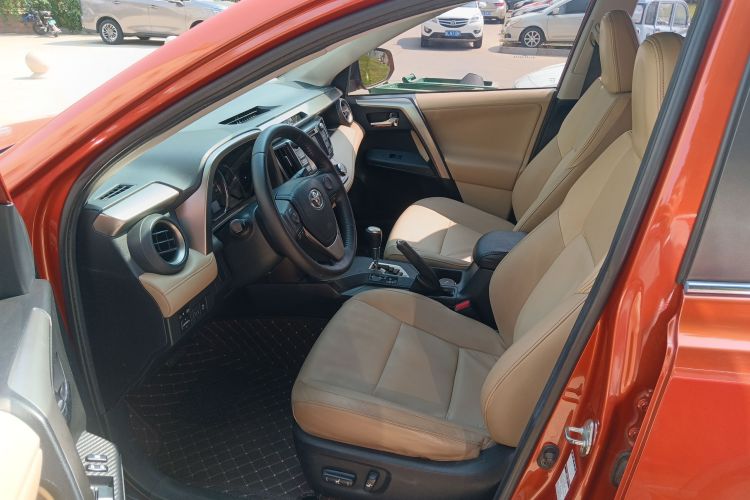 丰田 RAV4荣放 2013款 2.0L CVT四驱新锐版局部细节19