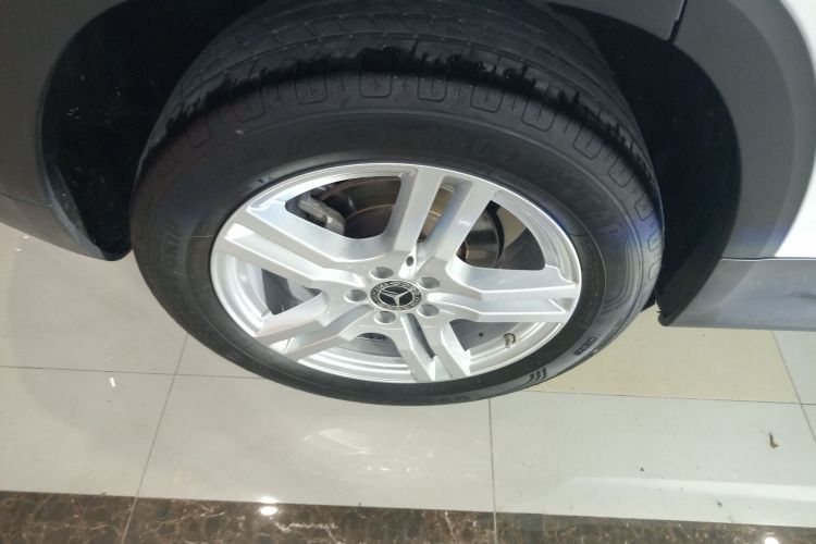 奔驰GLB 2021款 GLB 200 动感型车身外观6008