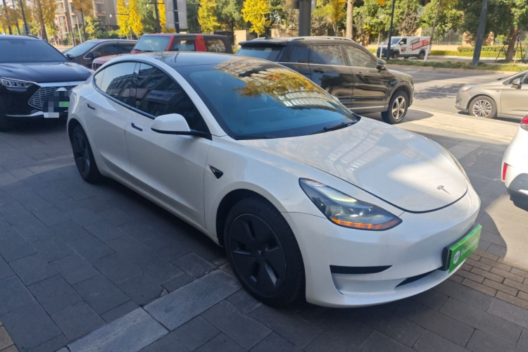 特斯拉 Model 3 2022款 后轮驱动版车身外观3