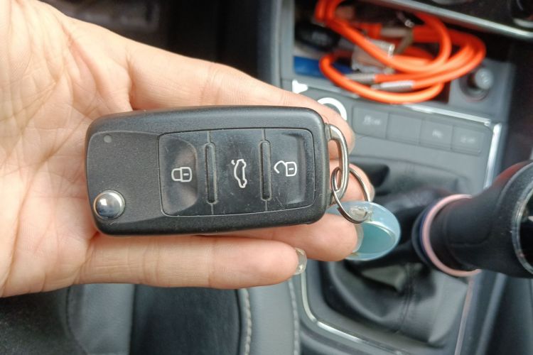 大众 朗逸 2017款 1.6L 手动舒适版中控内饰11